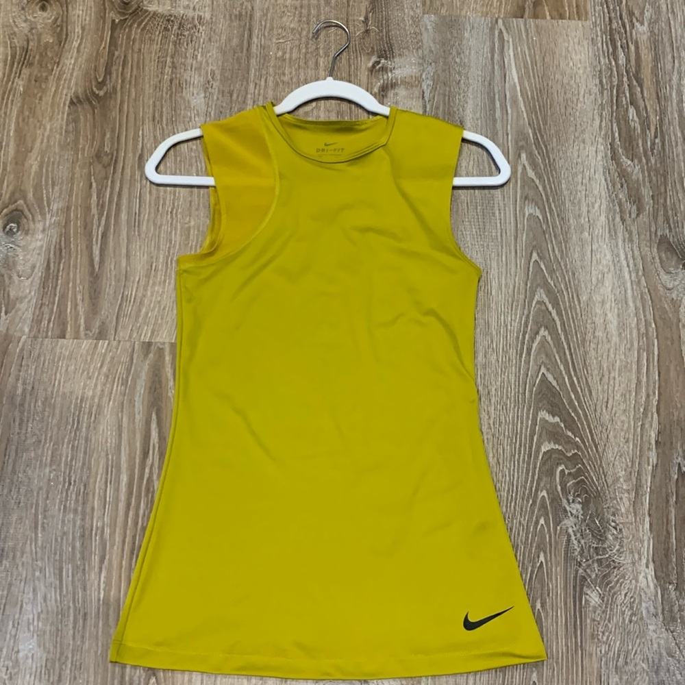 Nike workout tank top